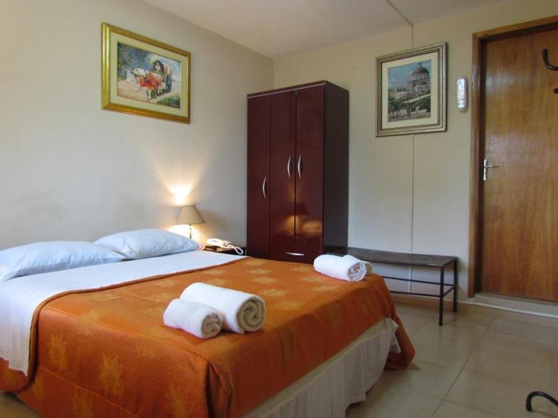 Hostal Casa Suiza Asunción Eksteriør bilde